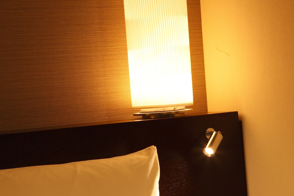 desk, blackout curtains, free wifi, bed sheets