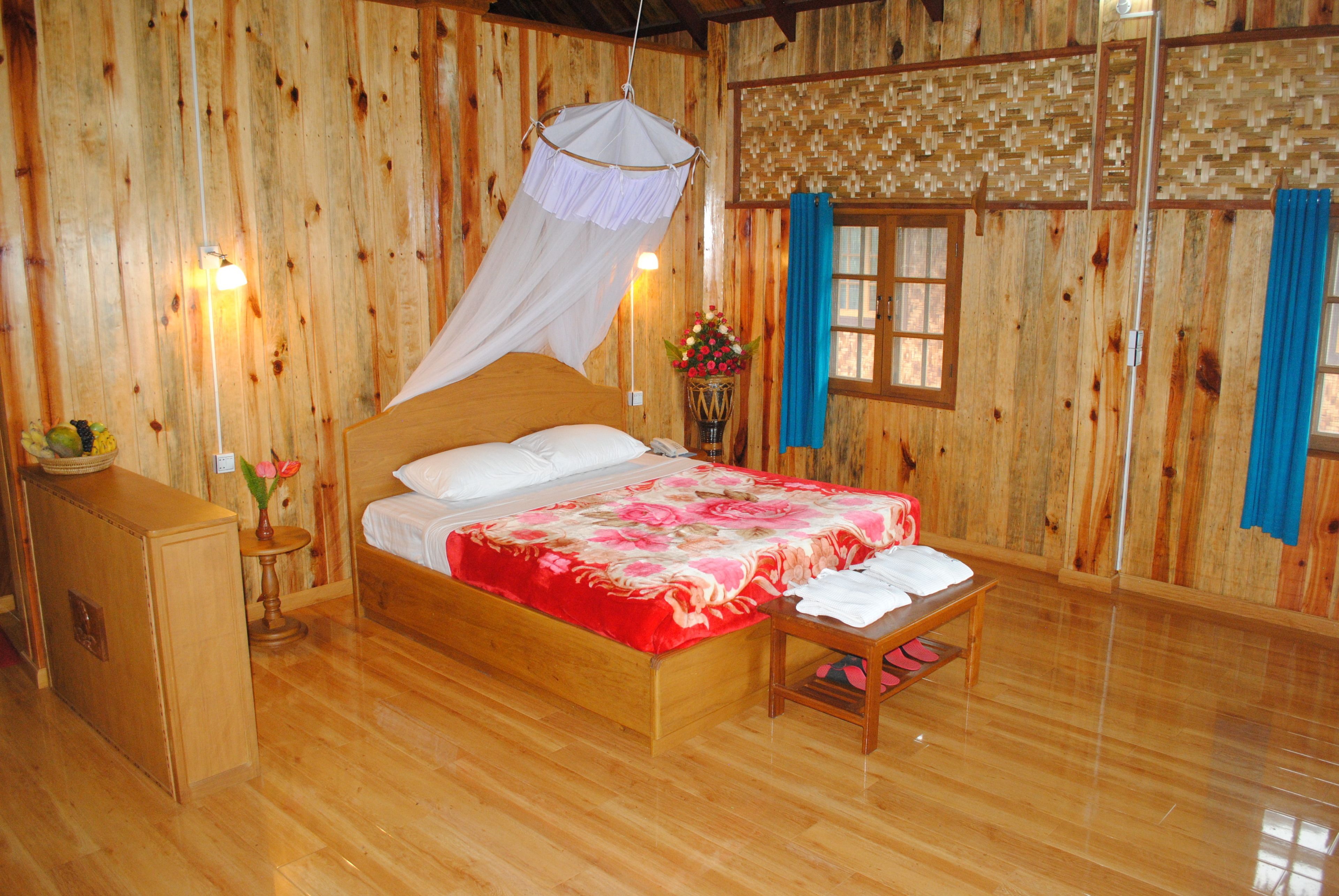 deluxe bungalow | minibar, in-room safe, desk, blackout curtains