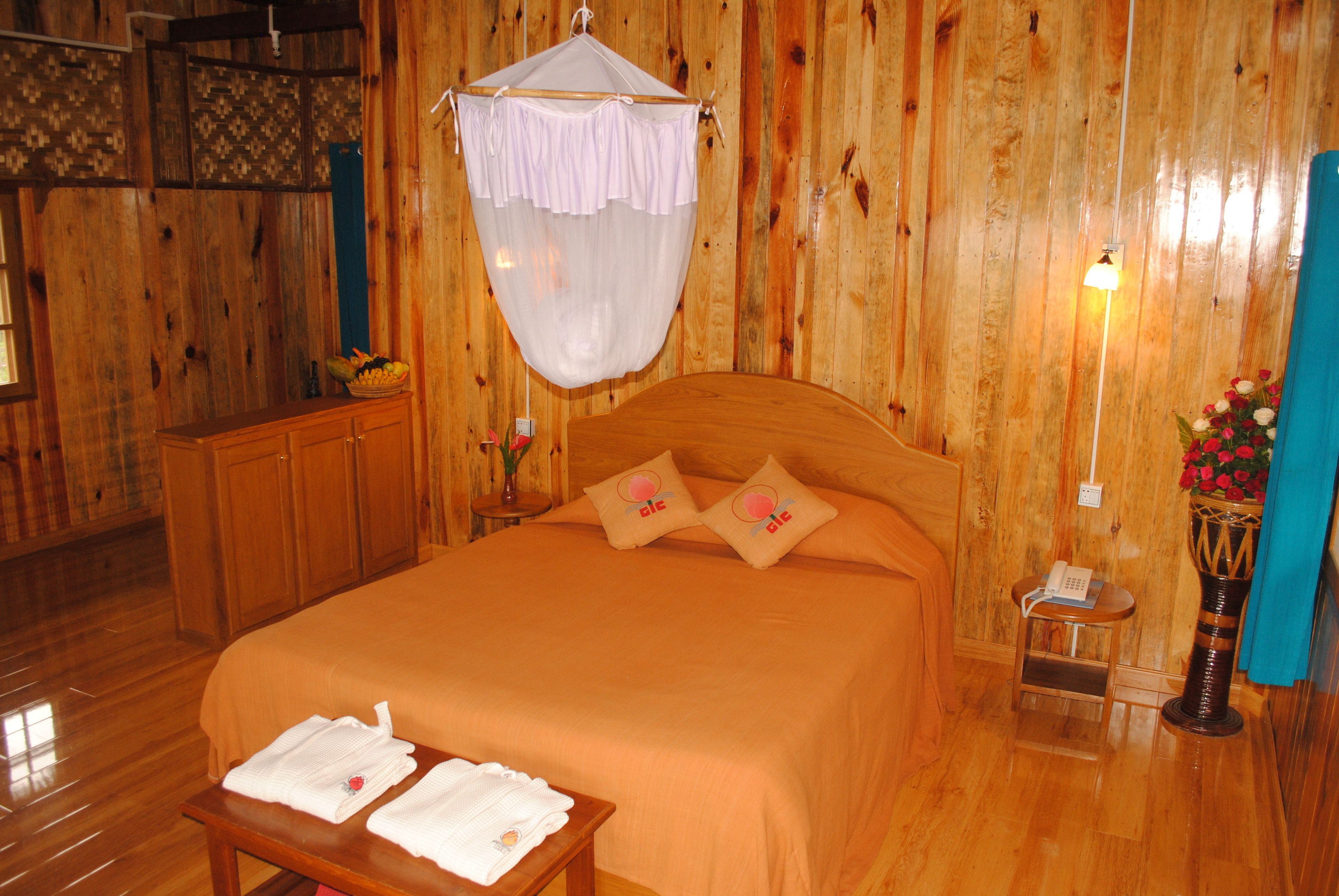 deluxe bungalow | minibar, in-room safe, desk, blackout curtains