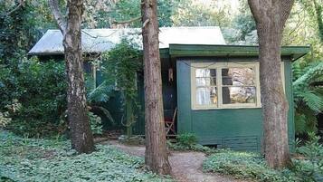 Romantisches Ferienhaus, Kamin (Hush Cottage) | Ausblick vom Zimmer