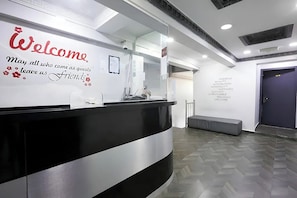 Quầy tiếp tân