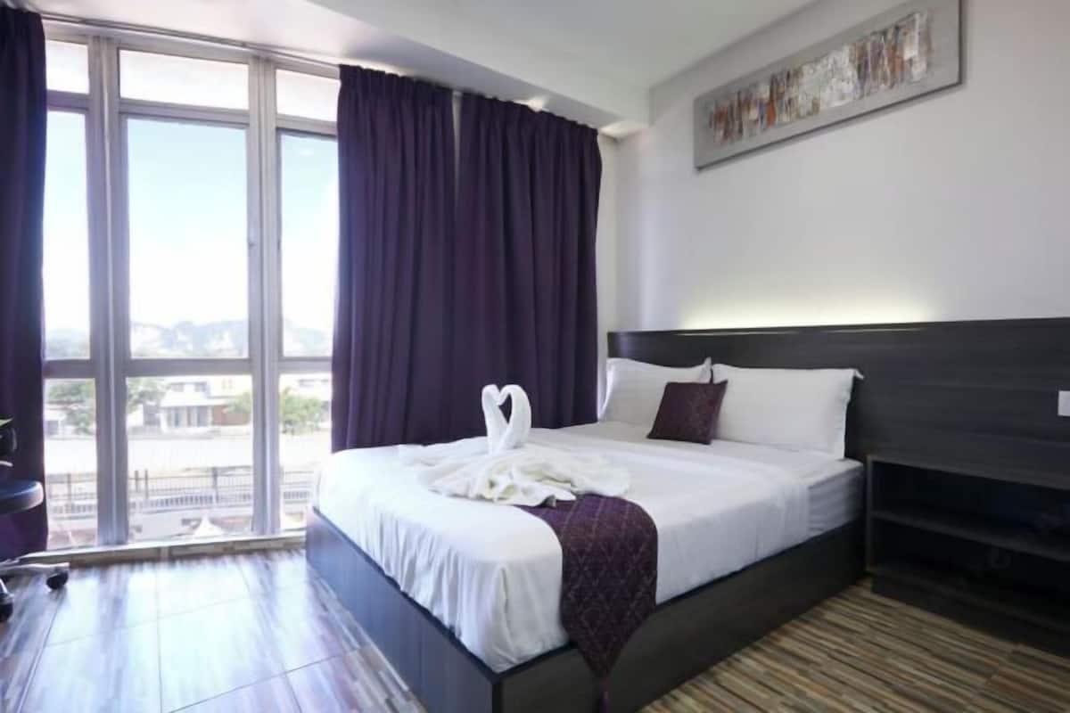 Desk, iron/ironing board, free WiFi, bed sheets