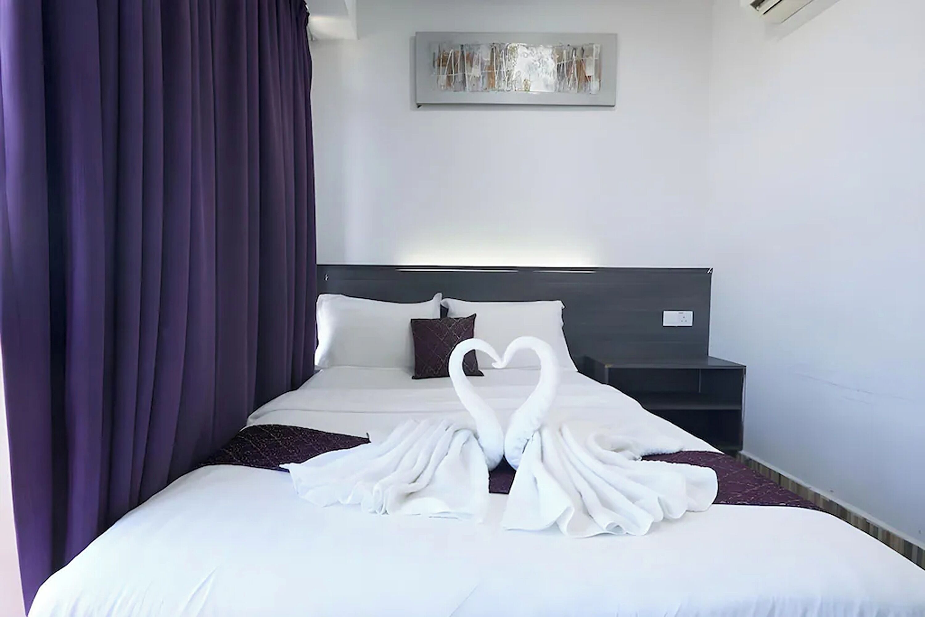 Iron/ironing board, free WiFi, bed sheets