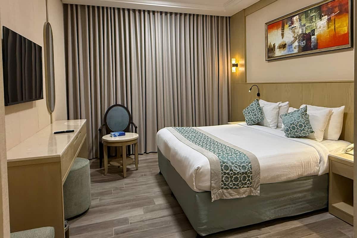 Double Room | Peti besi dalam bilik, langsir/tirai gelap terus, kalis bunyi