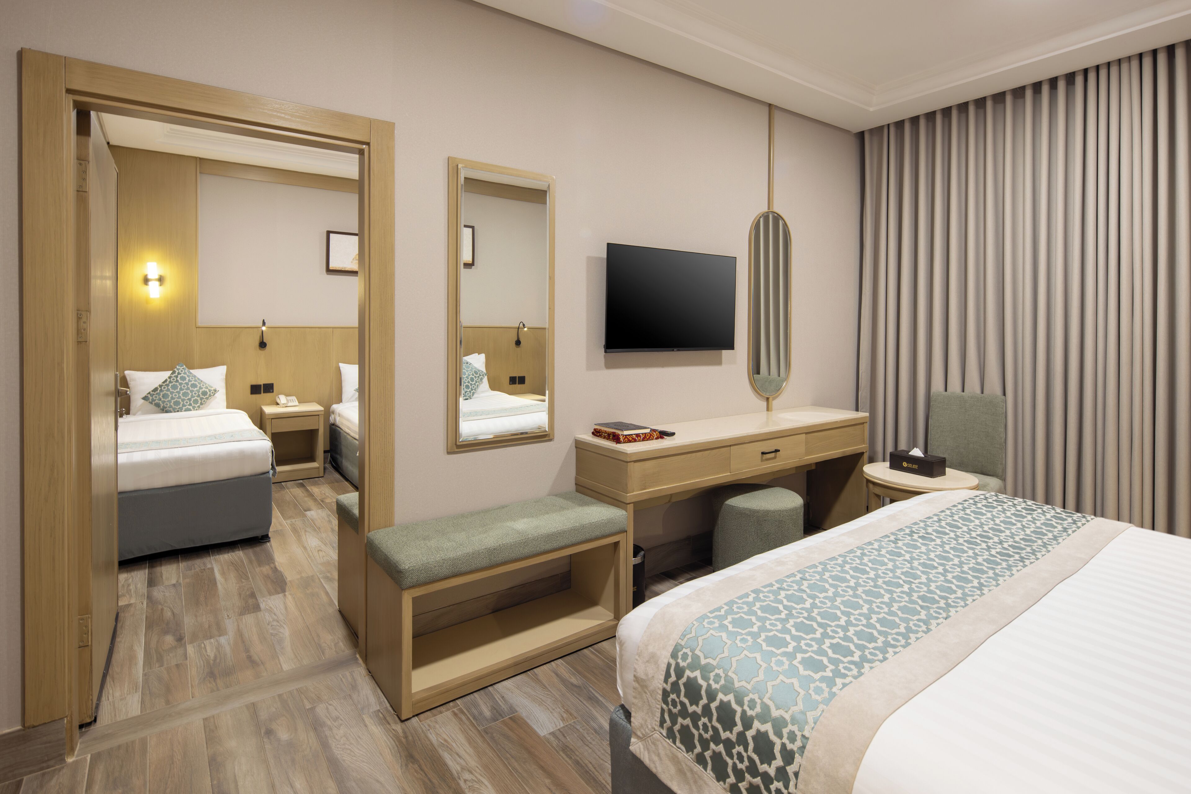 Caja de seguridad en la habitación y cortinas blackout 