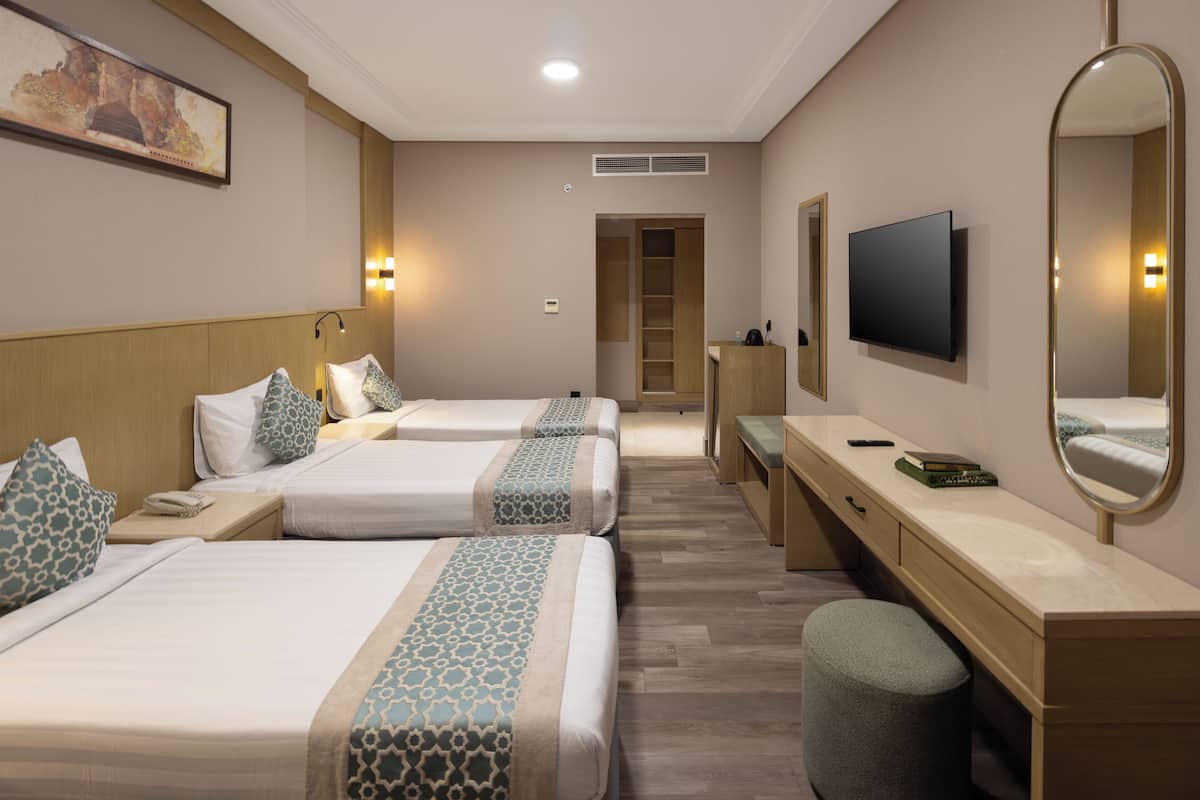 Caja de seguridad en la habitación y cortinas blackout