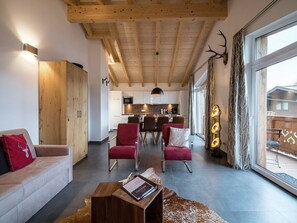 TV - Chalet in Piesendorf near Ski Slopes (Piesendorf)