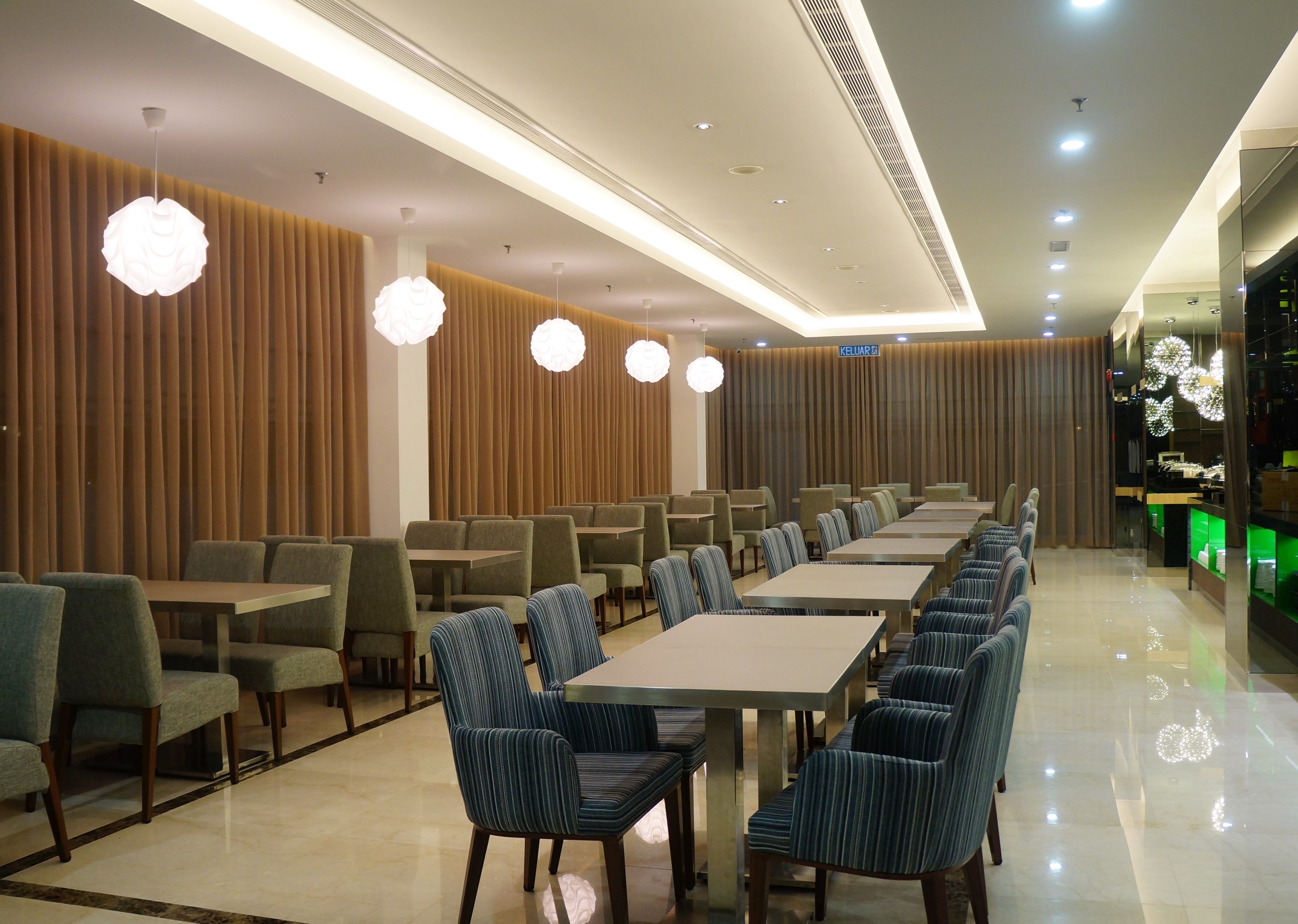 Breakfast, lunch, dinner served; Indonesian cuisine 