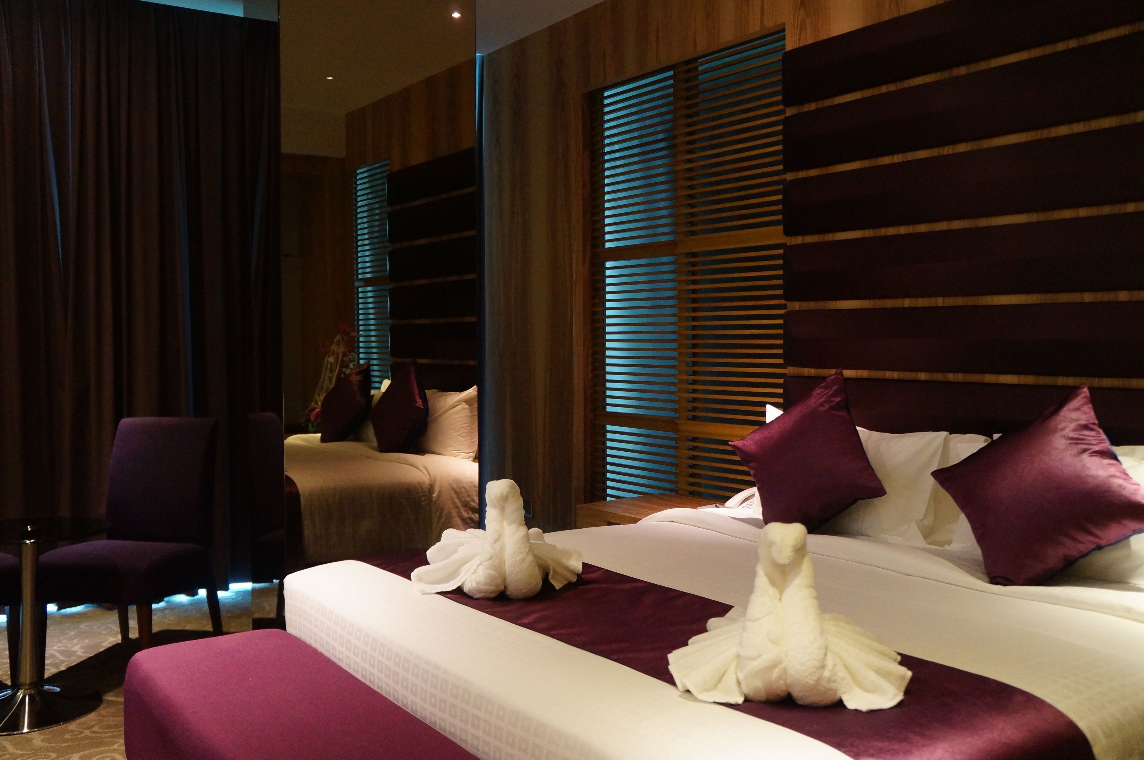 executive deluxe room | 1 bedroom, minibar, in-room safe, desk