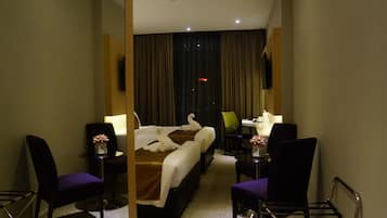 Minibar, in-room safe, desk, free WiFi