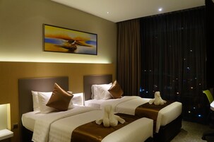 Deluxe Twin | Minibar, in-room safe, desk, free WiFi