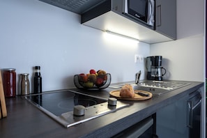 Apartment | Dapur peribadi | Peti sejuk, ketuhar gelombang mikro, dapur, mesin basuh pinggan mangkuk