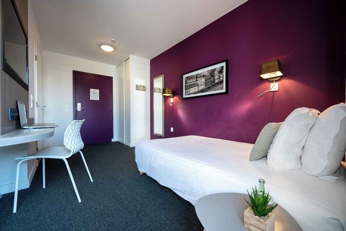 Basic Single Room | Soundproofing, iron/ironing board, free WiFi