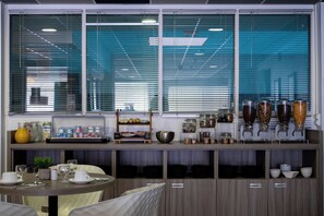 Daily continental breakfast for a fee - Nemea Appart Hotel Quai Victor Tours Centre (Tours)