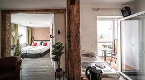 Tweepersoonskamer, balkon | Hypoallergeen beddengoed, een kluis op de kamer, gratis wifi, beddengoed
