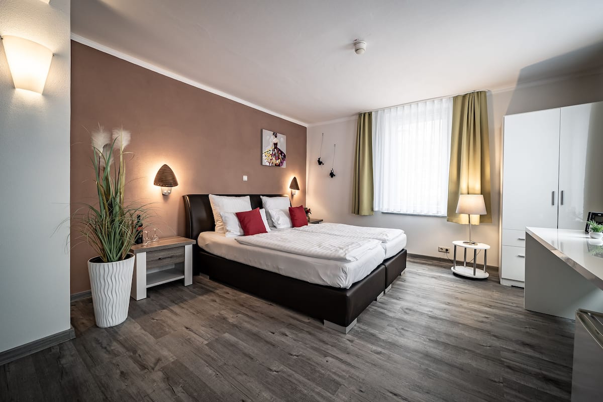 double room | 1 bedroom, hypo-allergenic bedding, in-room safe, free wifi