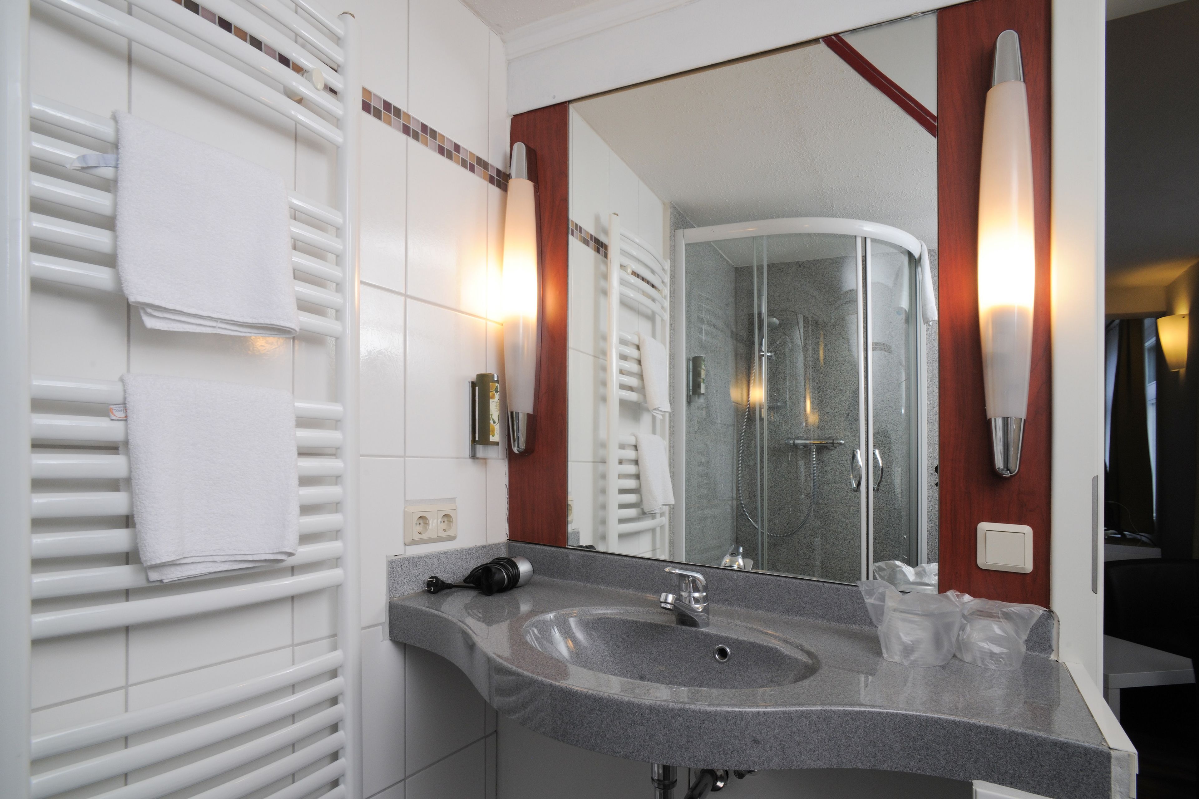 double room | bathroom | shower, hair dryer, towels