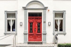 Entrada al alojamiento