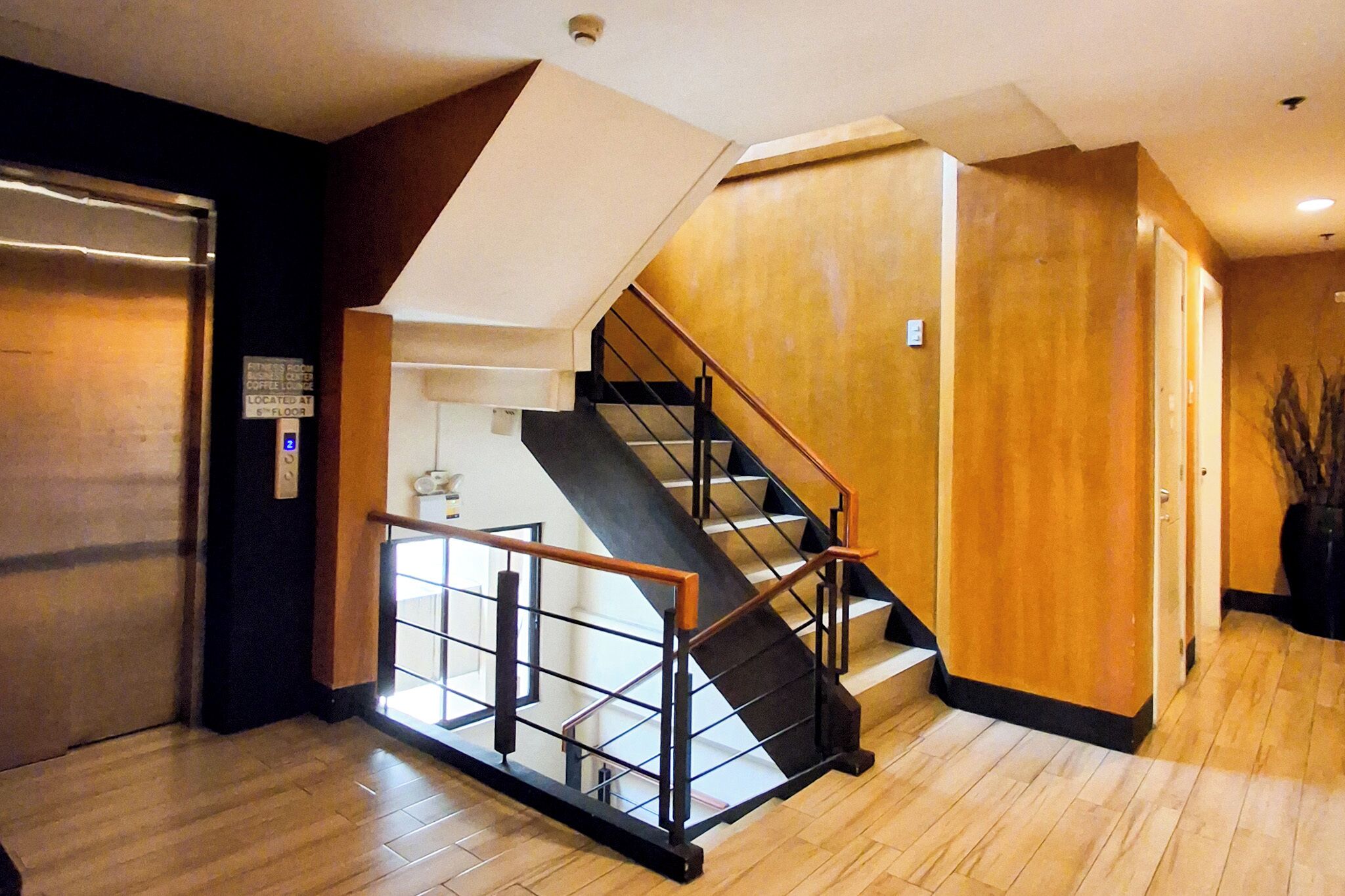 Handrails in stairways