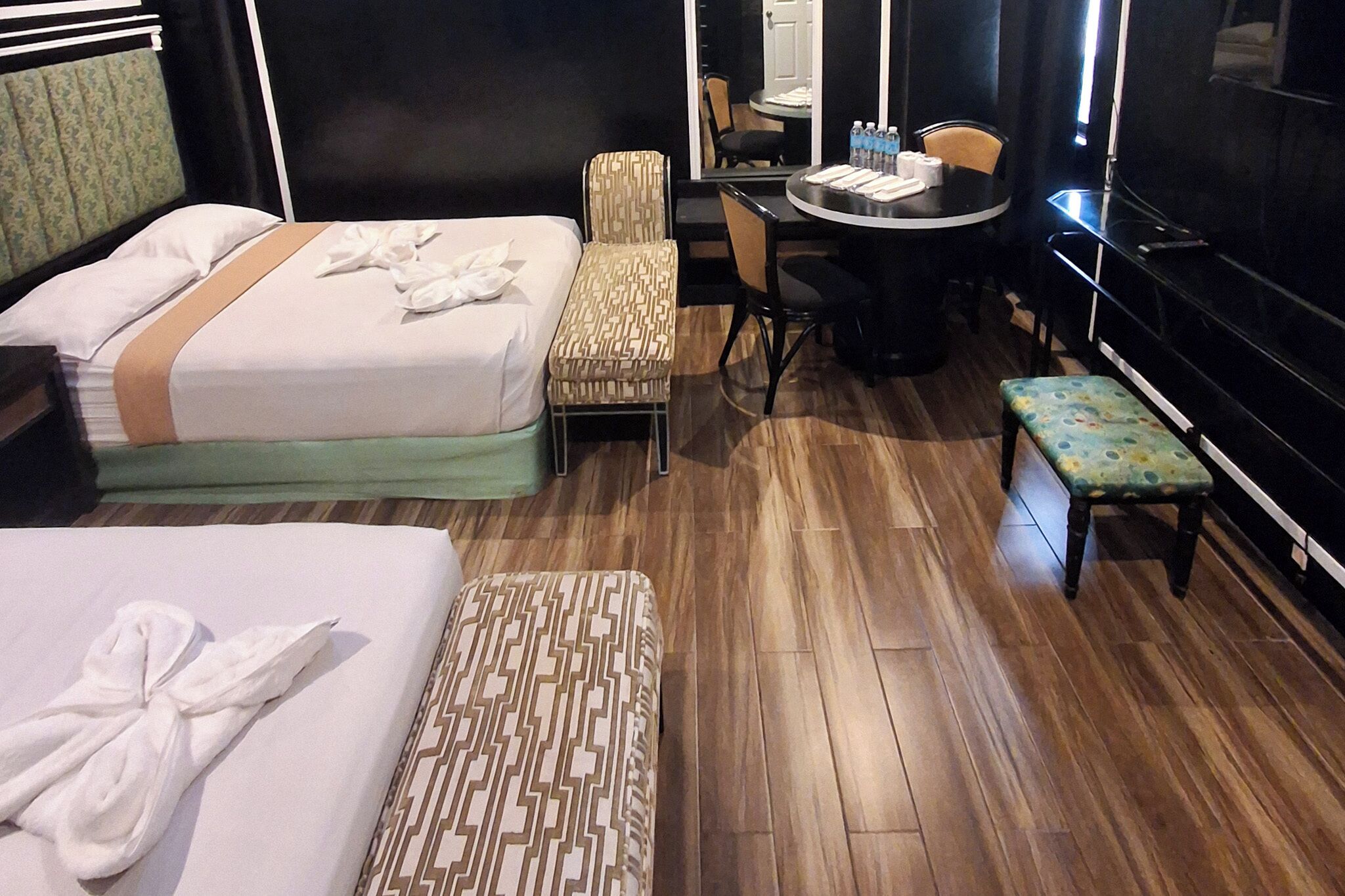 Family Room | In-room safe, desk, rollaway beds, bed sheets