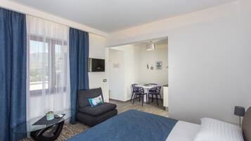 Superior Studio | Free WiFi, bed sheets