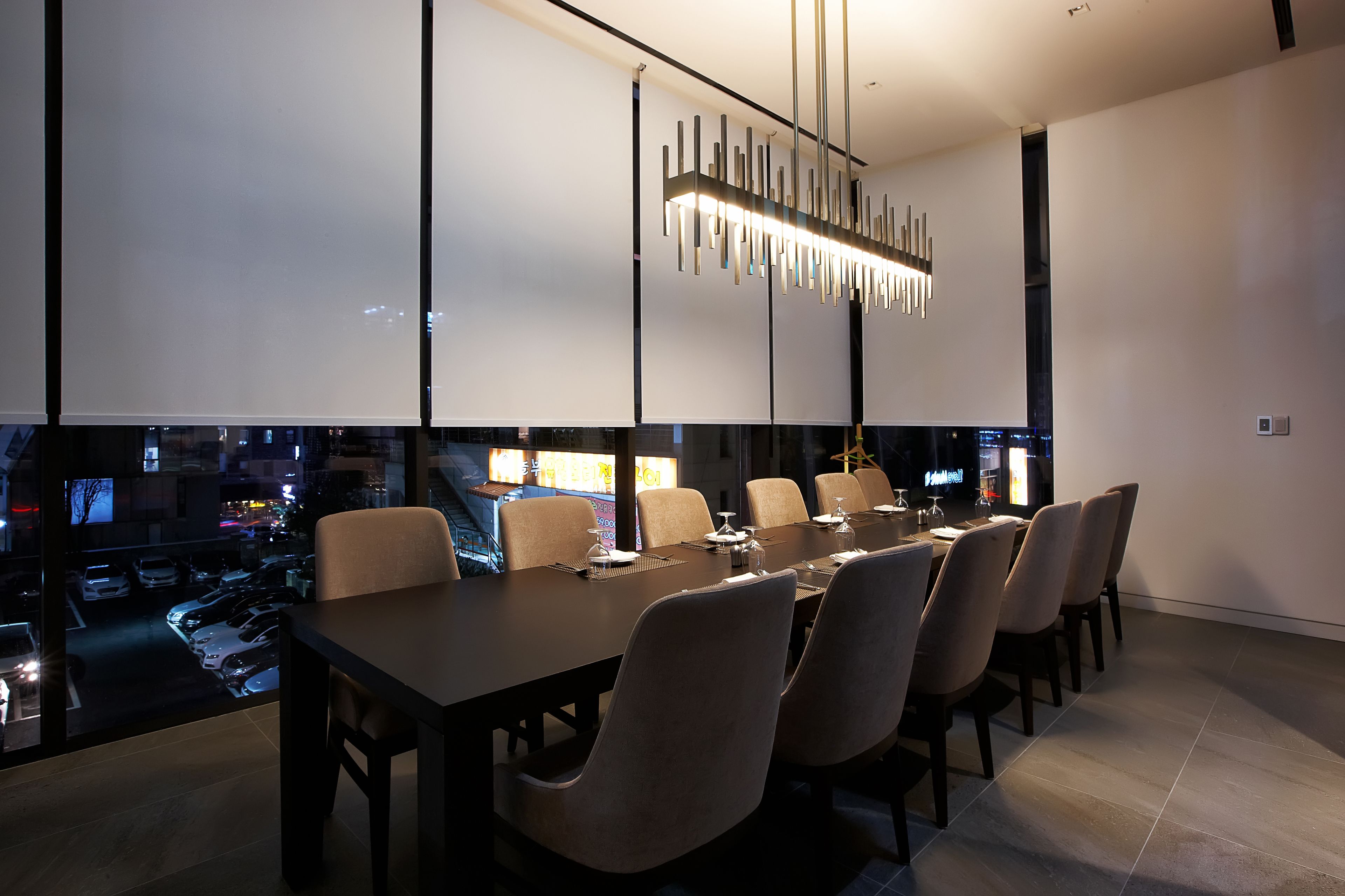 breakfast, lunch, brunch served; italian cuisine