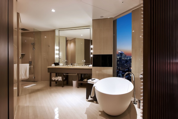 Free toiletries, hair dryer, bathrobes, bidet