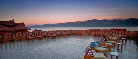 Bar auf der Dachterrasse