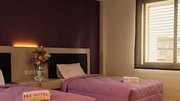 Deluxe Twin Room | Desk, free WiFi