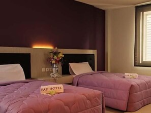 Deluxe-Zweibettzimmer | Schreibtisch, kostenloses WLAN