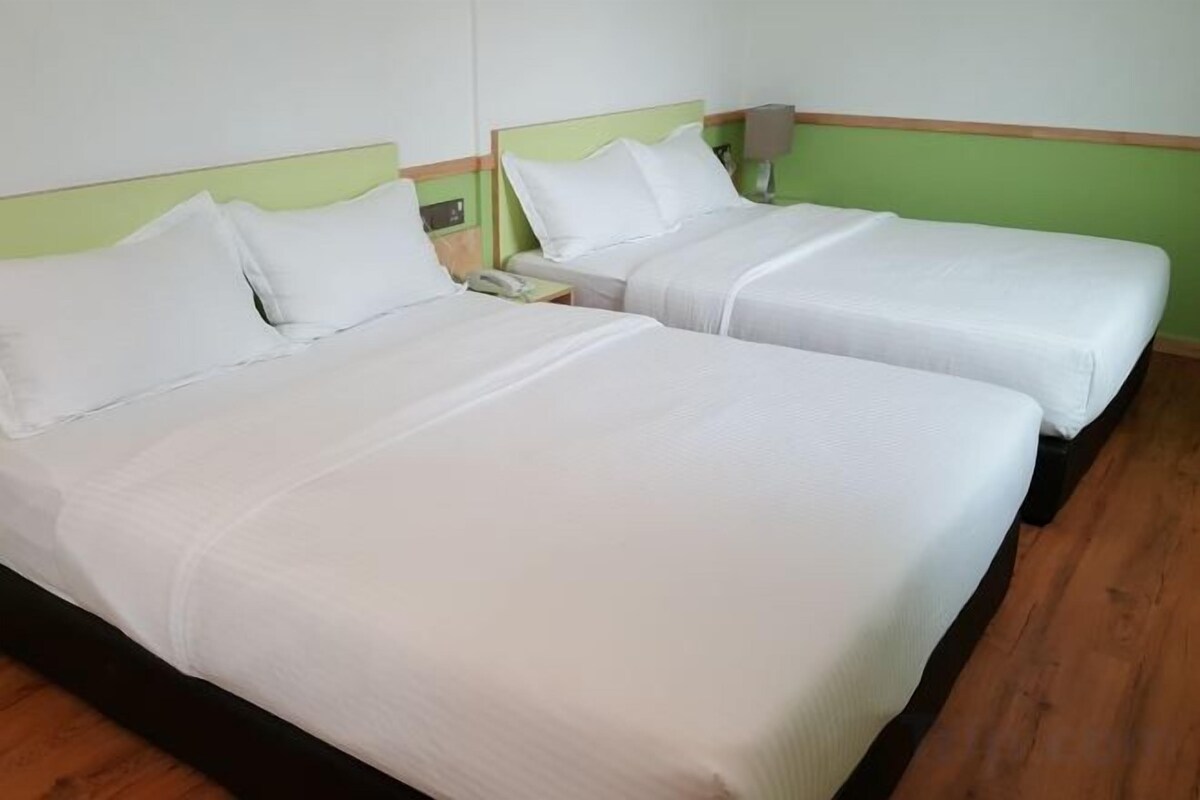 Deluxe Family Suite
