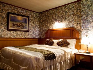 Desk, free WiFi, bed sheets - Sakol Grand Palace Hotel (Sakon Nakhon)