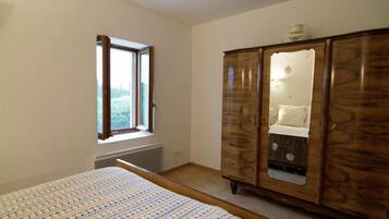 3 chambres, fer et planche Ă  repasser, accĂšs Internet