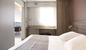 Apartment, 3 Bedrooms (T4) | Premium bedding, in-room safe, desk, soundproofing