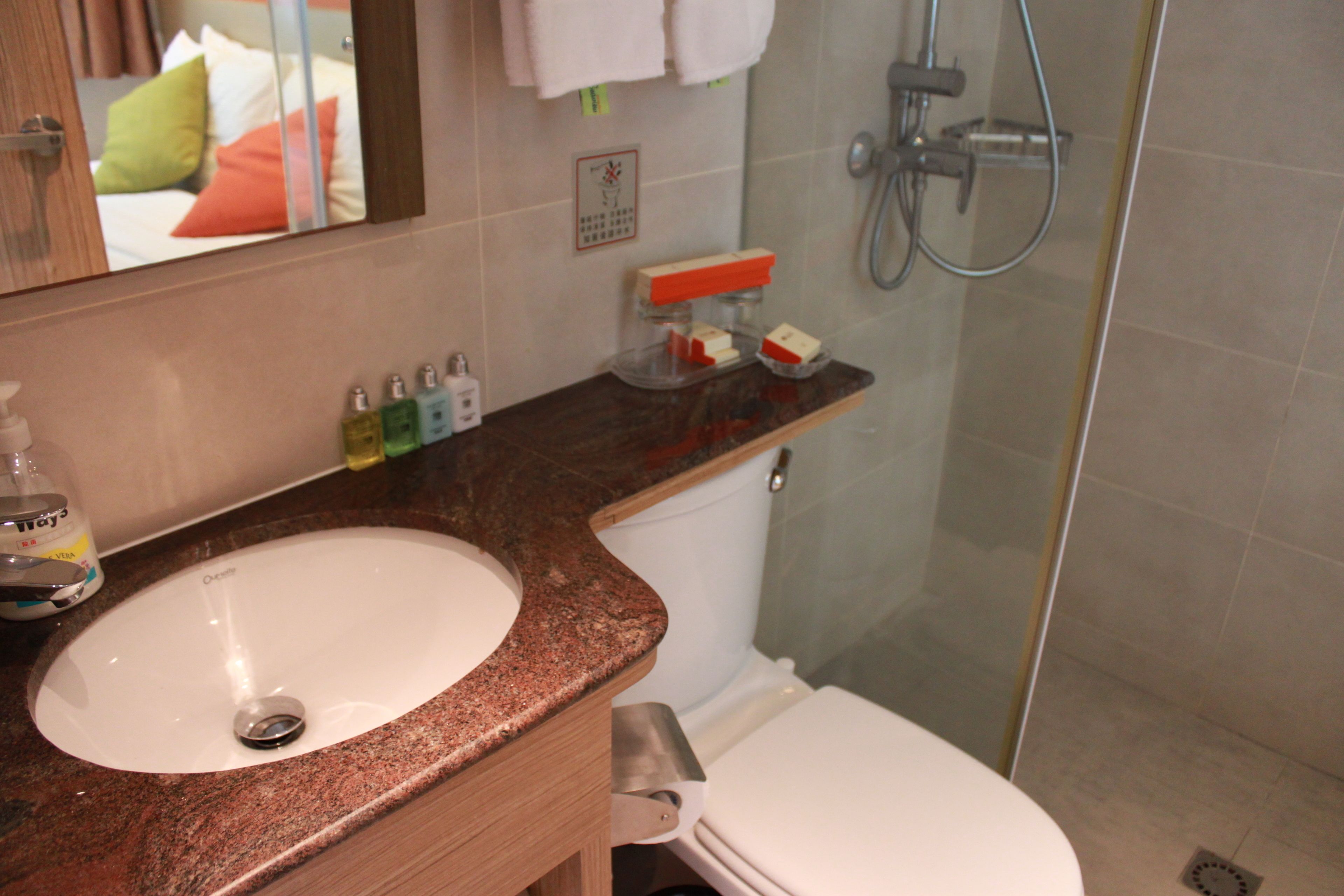 double room | bathroom | shower, free toiletries, slippers, towels