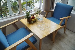 Televisi LCD 24-inci dengan saluran TV kabel dan TV