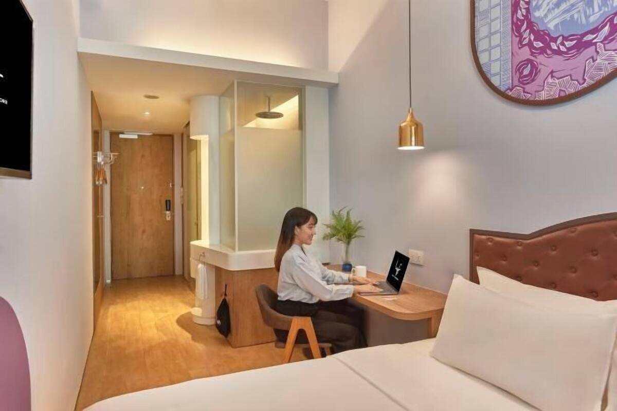 Coffres-forts dans les chambres, bureau, rideaux occultants