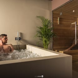 Couples treatment room(s), sauna, hot tub, Turkish bath/hammam
