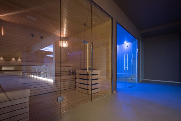 Couples treatment room(s), sauna, hot tub, Turkish bath/hammam