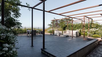 Suite familiar | Minibar, caja de seguridad en la habitación y escritorio