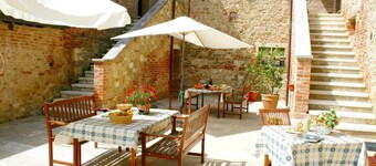 Farmhouse in Tuscany with Pool & Scenic Views