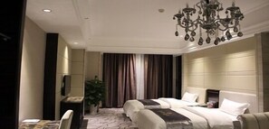 Phòng 2 giường đơn Deluxe | Bàn, màn/rèm cản sáng, truy cập Internet không dây miễn phí