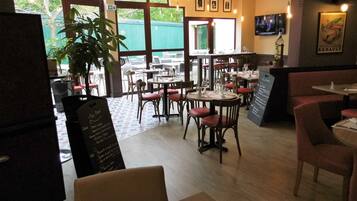 Lunch and dinner served, French cuisine