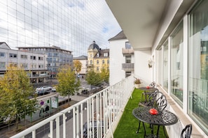 Deluxe Double Room, Patio | Terrace/patio - SmartHotel Flamingo self-check-in (Giessen)