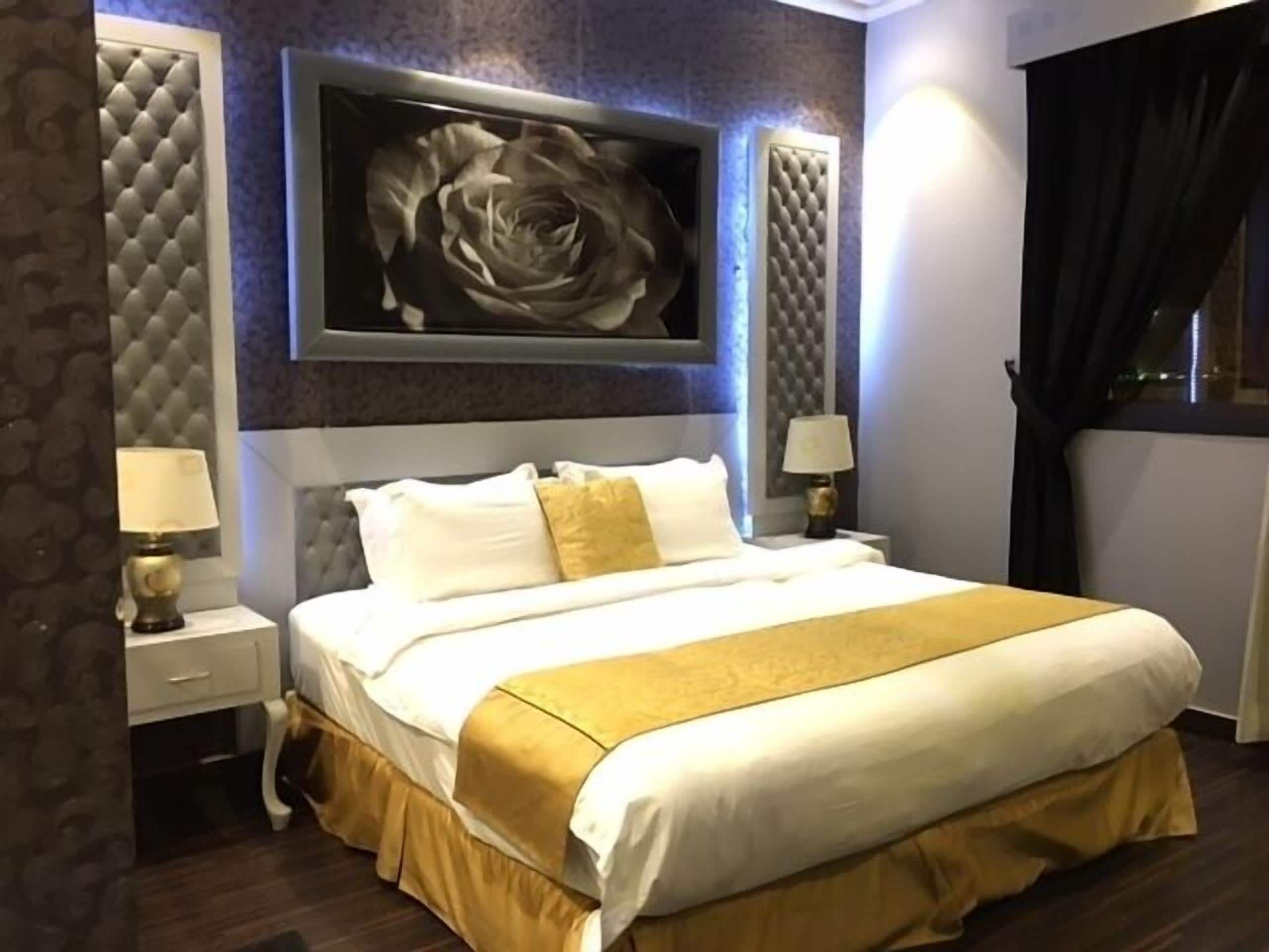 Apartment, 1 Bedroom | In-room safe, desk, iron/ironing board, rollaway beds