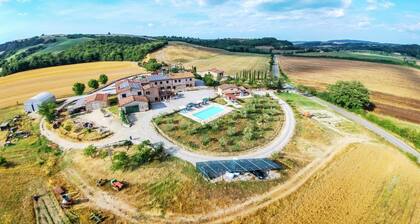 Hütte in Asciano mit Pool und Terrasse