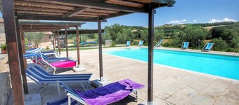 Cottage in Asciano with Pool and Terrace