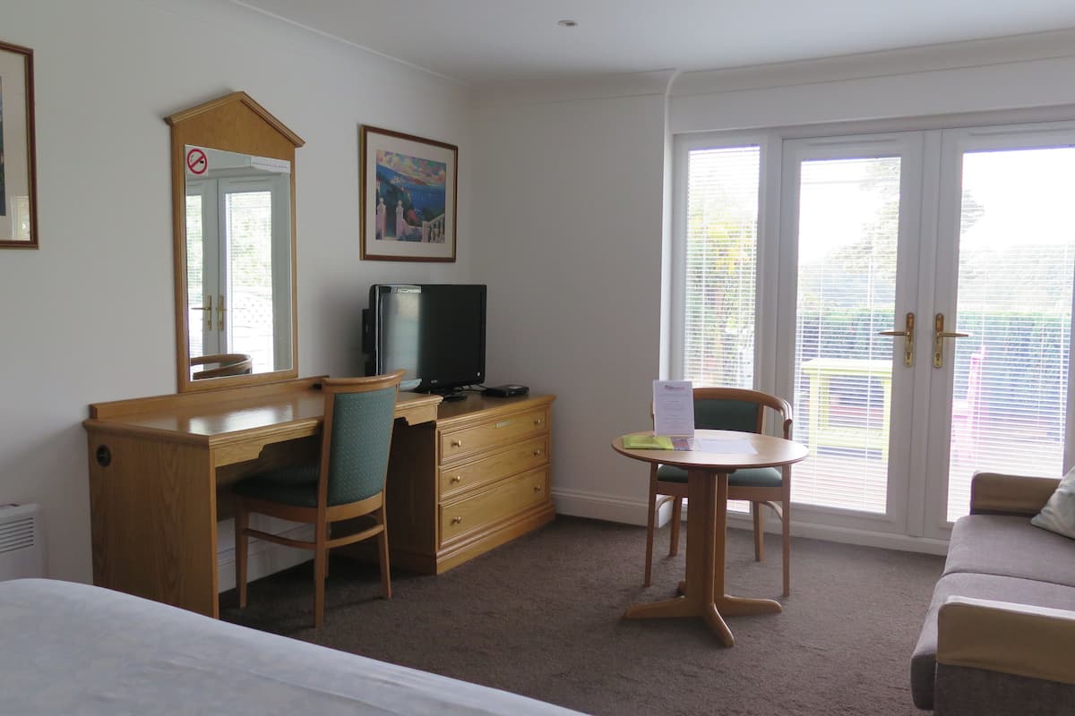 deluxe double room | room amenity