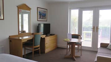 Deluxe Double Room | Room amenity