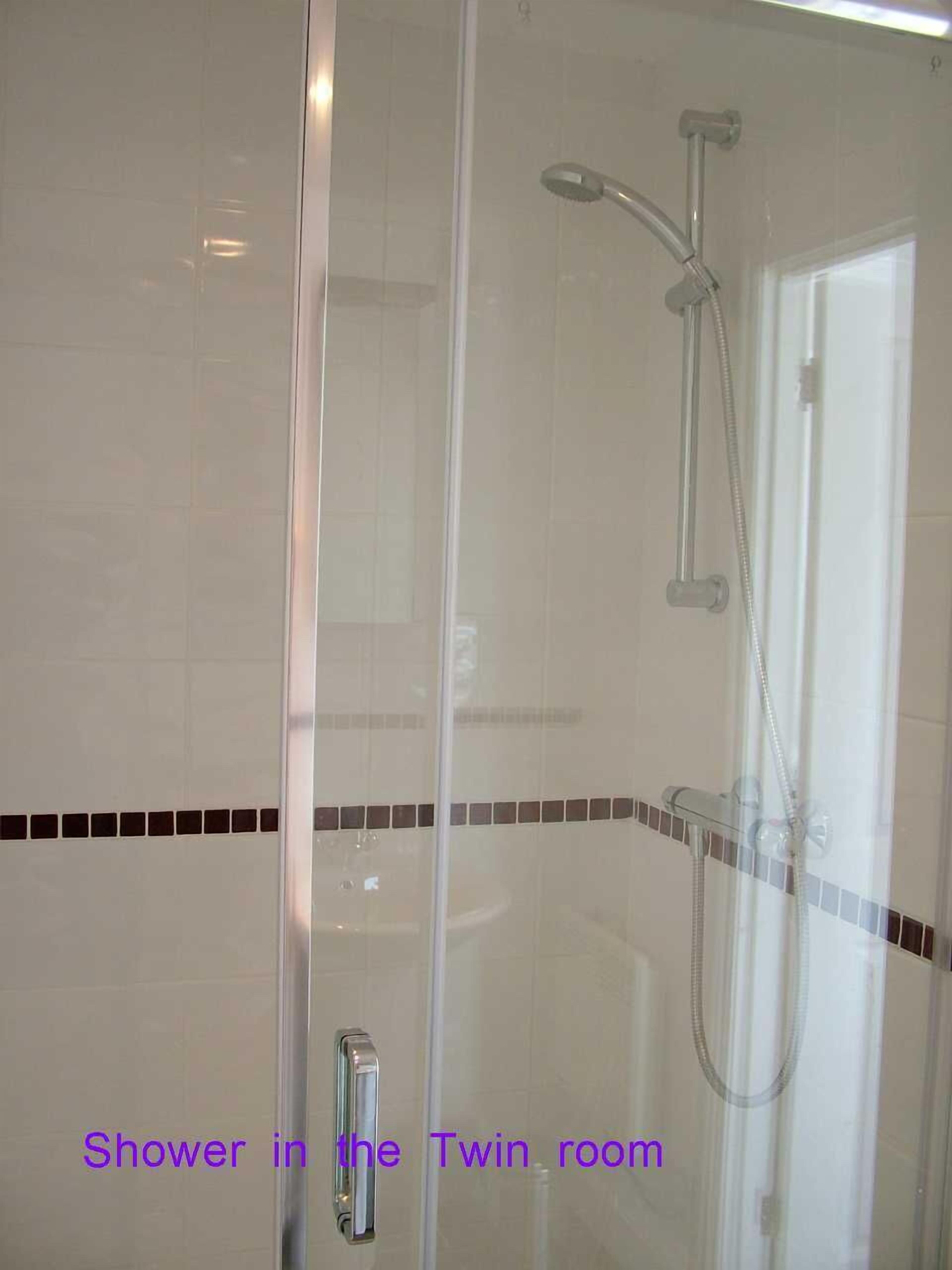 deluxe double room (superking) | soundproofing, free wifi, bed sheets